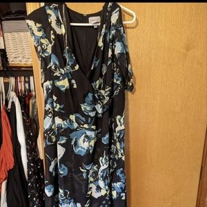 I'm selling this cute dress
